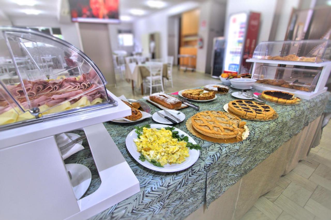 סן בנדטו דל טרנטו Hotel Pineta מראה חיצוני תמונה