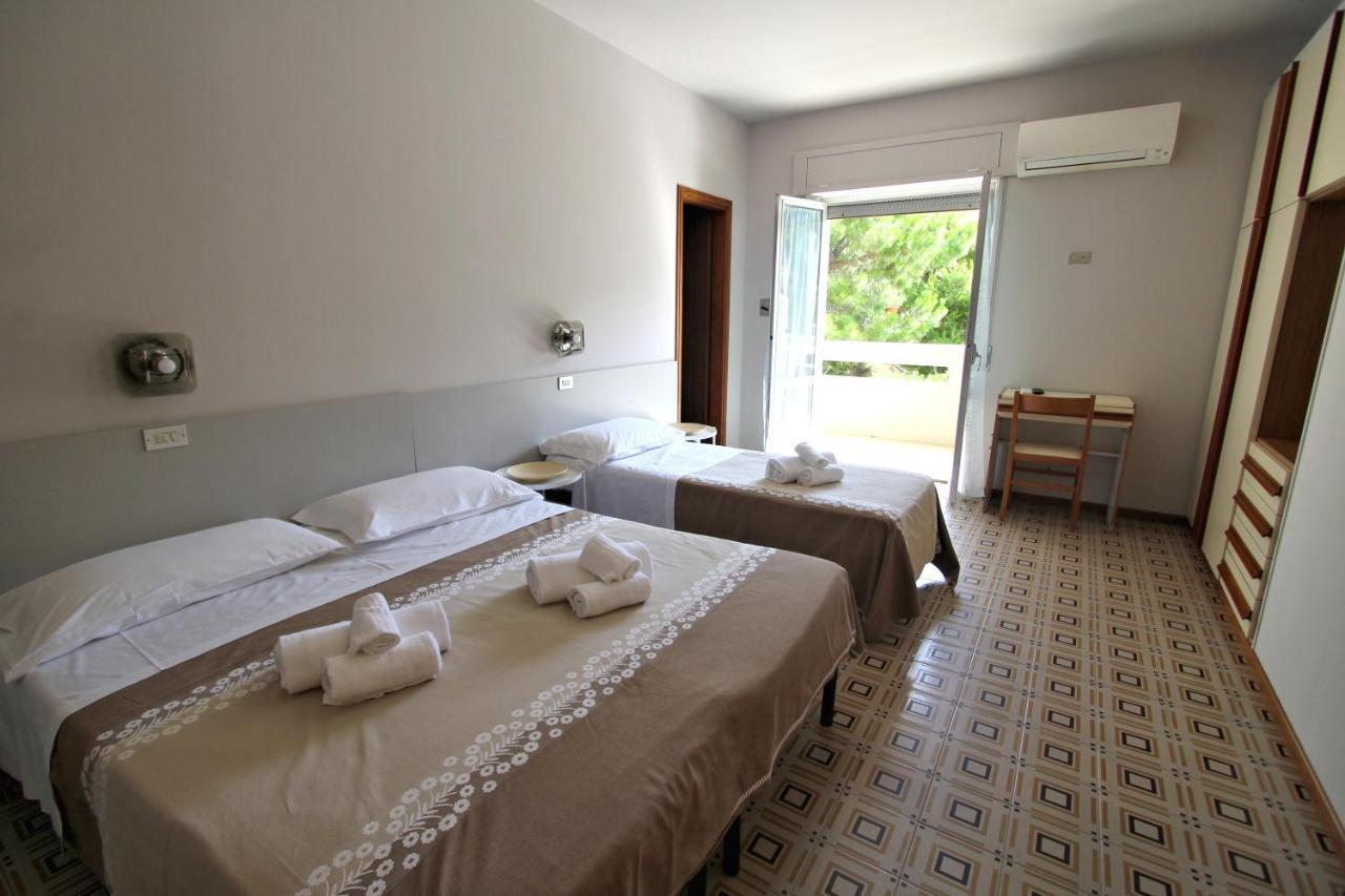 סן בנדטו דל טרנטו Hotel Pineta מראה חיצוני תמונה