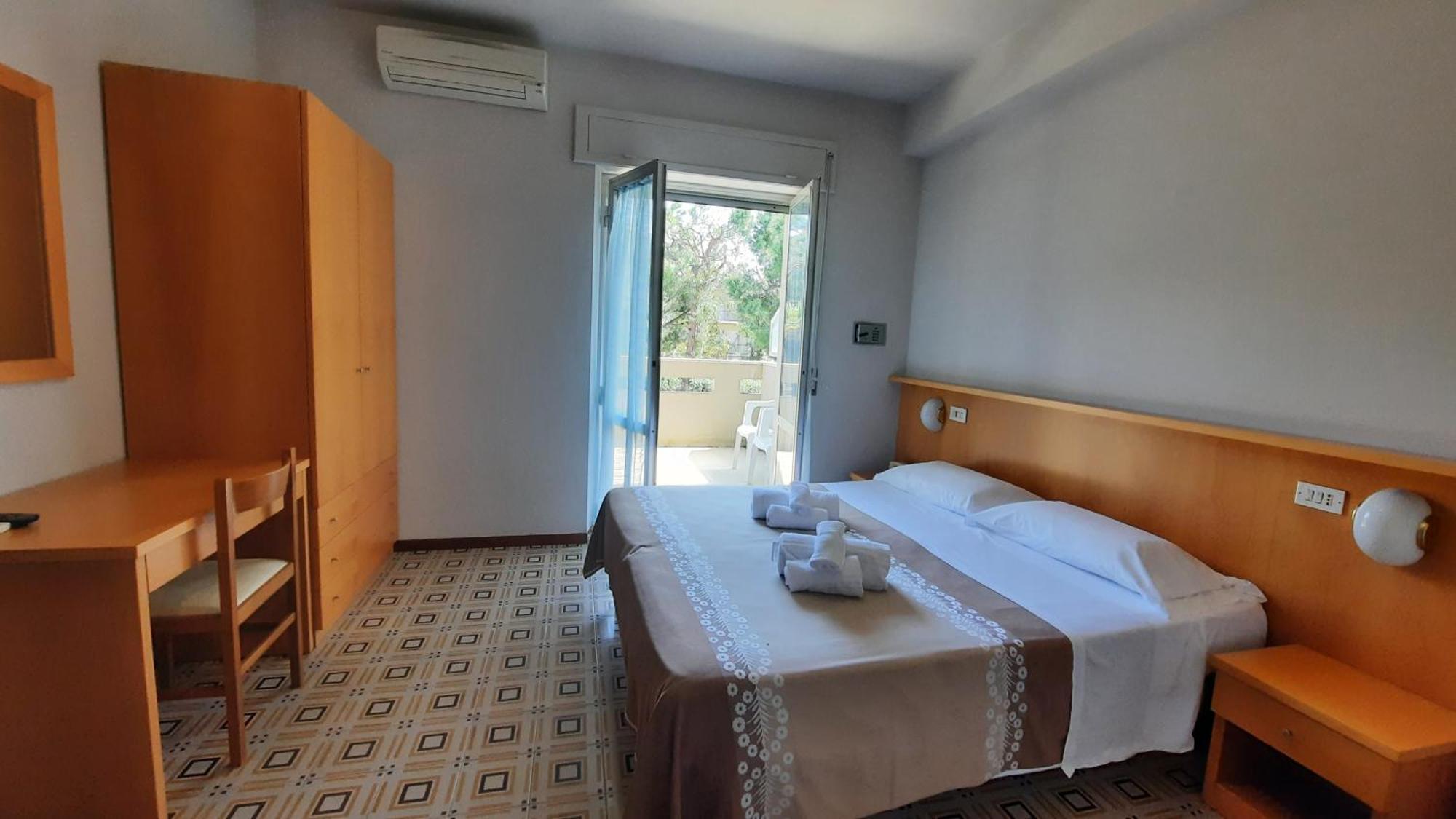 סן בנדטו דל טרנטו Hotel Pineta מראה חיצוני תמונה