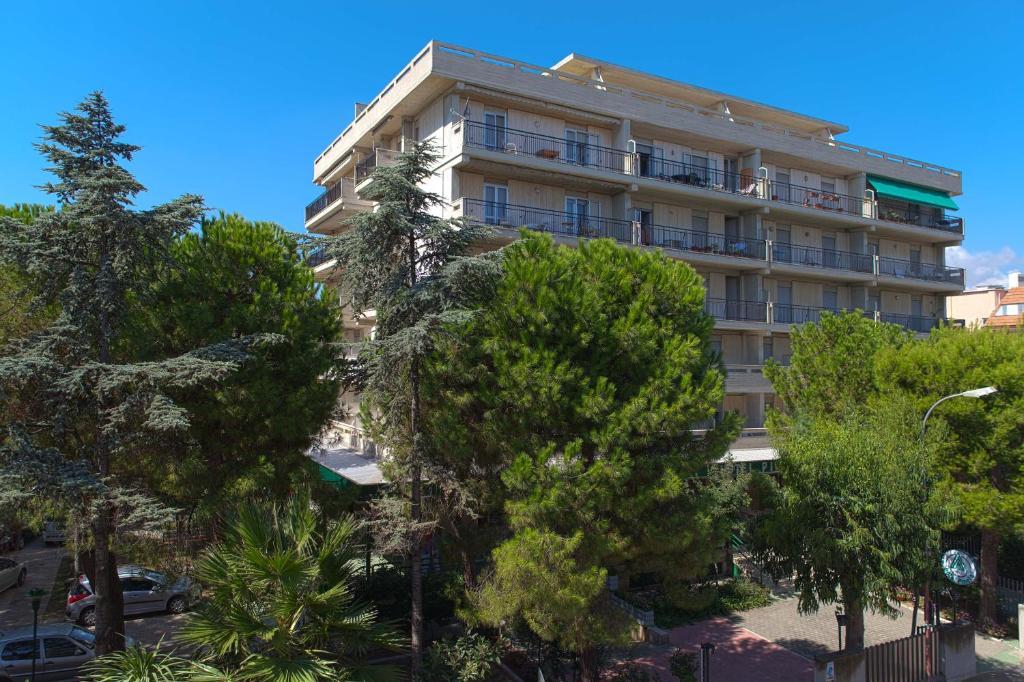 סן בנדטו דל טרנטו Hotel Pineta מראה חיצוני תמונה