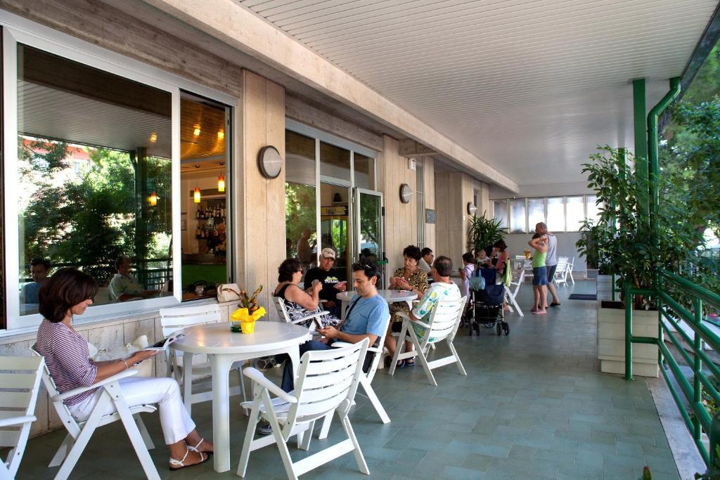 סן בנדטו דל טרנטו Hotel Pineta מראה חיצוני תמונה
