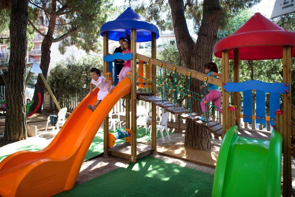 סן בנדטו דל טרנטו Hotel Pineta מראה חיצוני תמונה